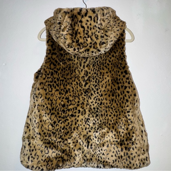 Kristen Blake Reversible Black & Leopard Faux Fur Vest - Picture 9 of 12